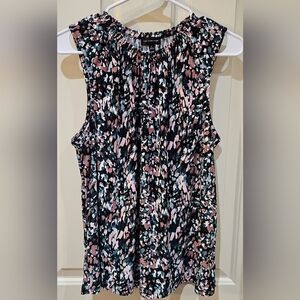 Women's Sleeveless Patterned Top